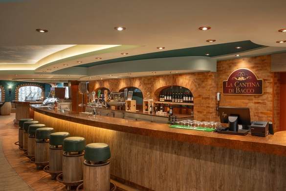 MSC Cruises MSC Divina La Cantina di Bacco Pizzeria & Wine Bar - Credits - MSC Cruises -Ivan Sarfatti 3.jpg